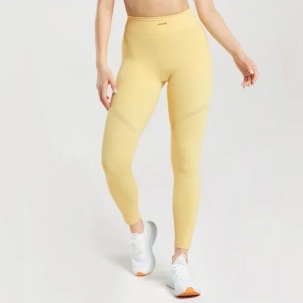 BRAND NEW GYMSHARK x WHITNEY SIMMONS yellow pollen leggings - Size M